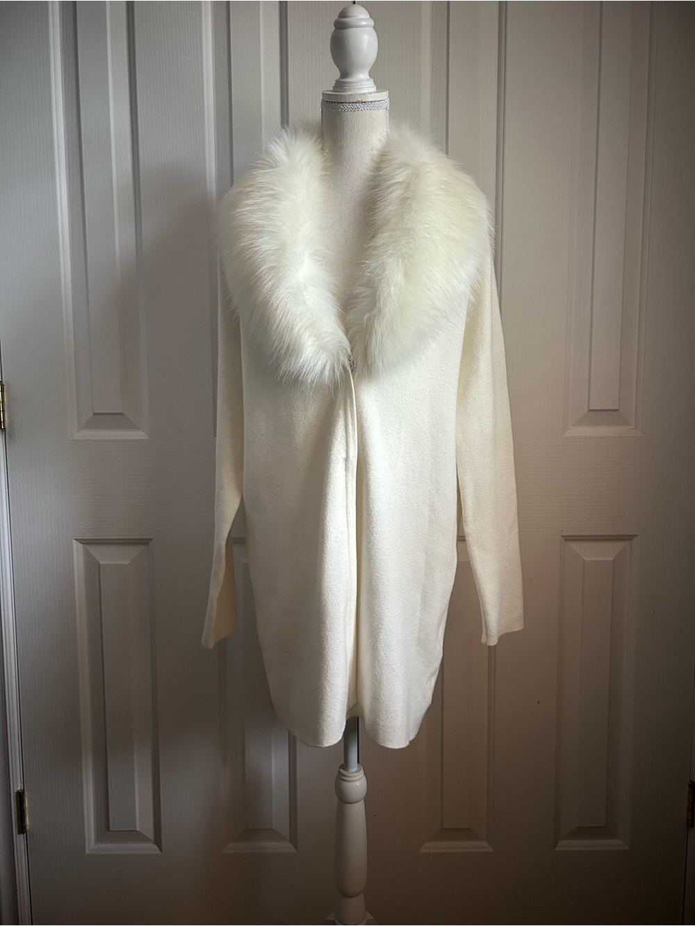 NWT TRISTAN Women's Cream Faux Fur-Collar Coatigan, Cream, Size Medium